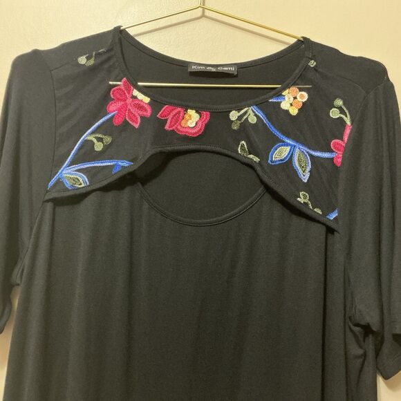 Kim & Cami Blouse Womens 1X Black Floral Embroidered Sheer Peek A Boo Neckline - Picture 4 of 9
